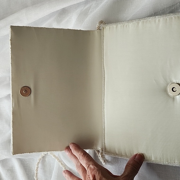 Genie White Lace and Sequins Shoulder/Crossbody Clutch, $45 - Picture 6 of 10